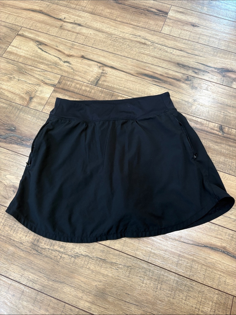 Old Navy Black Athletic Skort with Zip Pockets